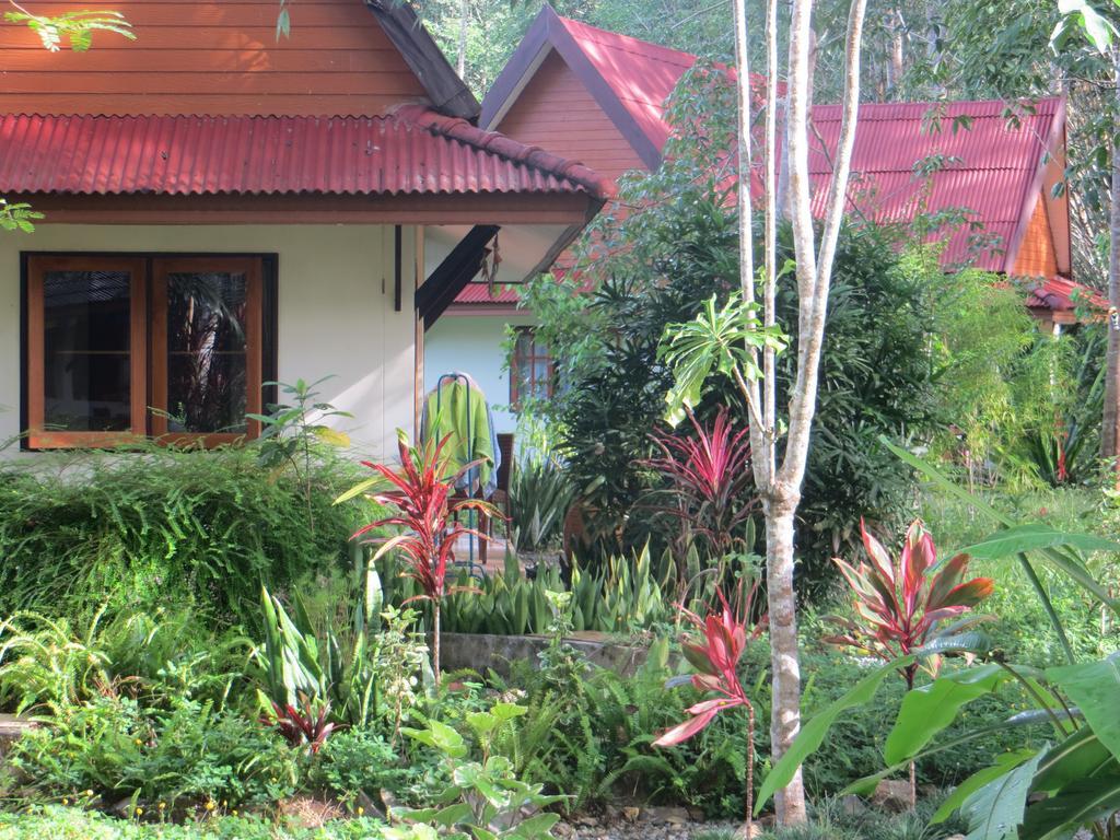 Hotel Manora Garden Phang-nga Exterior foto