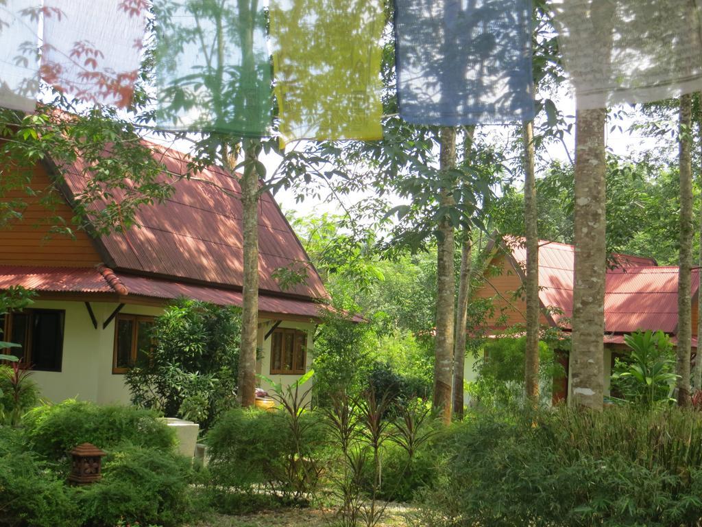Hotel Manora Garden Phang-nga Exterior foto
